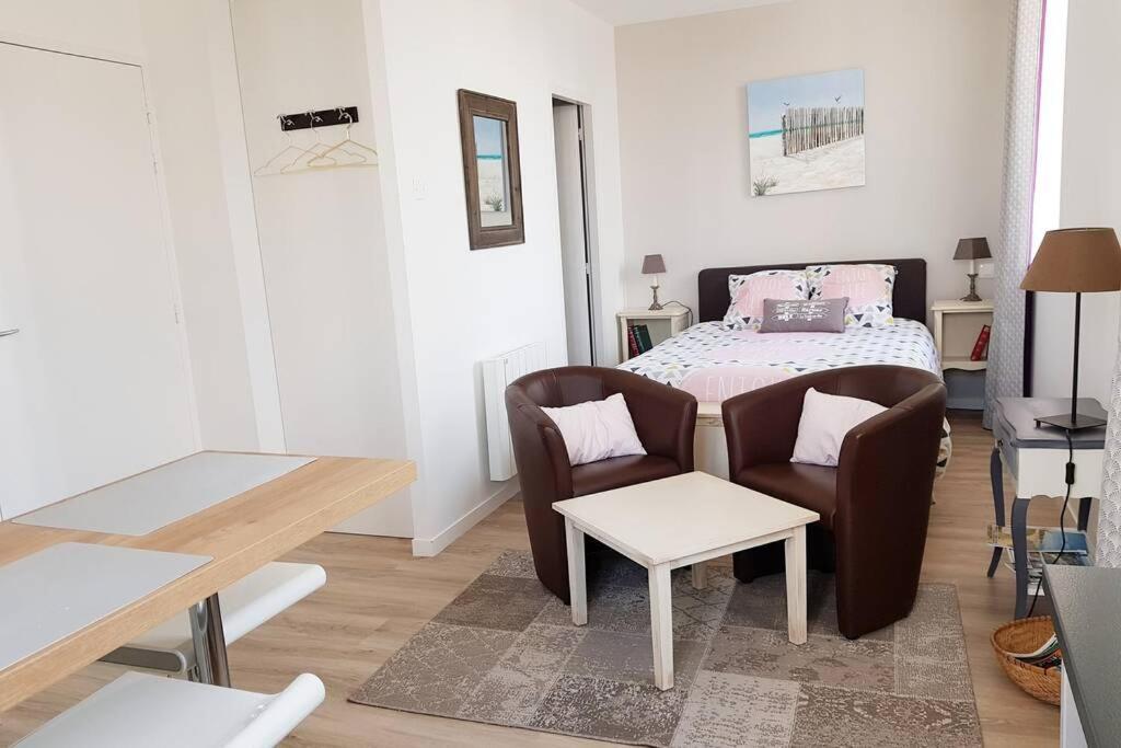 Studio Cosy Les Roses Tremieres 3 Etoiles Centre Plouharnel Proche Mer المظهر الخارجي الصورة